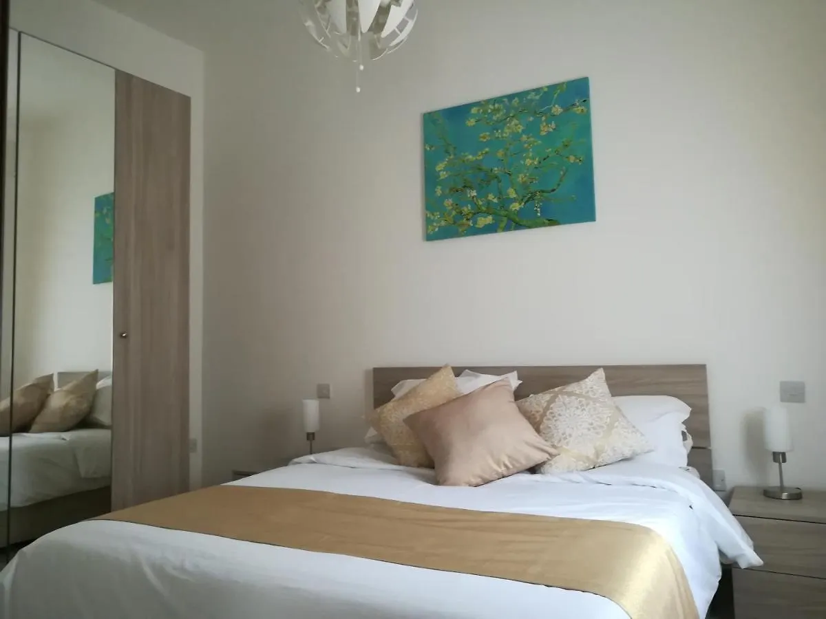 The Premier Suite - Fully Airconditioned - Ample Parking Naxxar 0*,  Malta