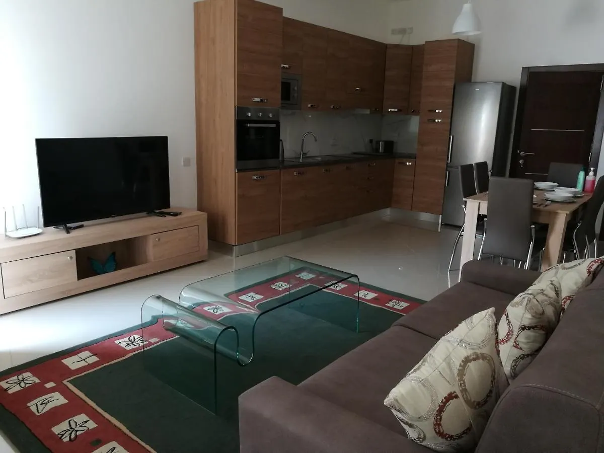 The Premier Suite - Fully Airconditioned - Ample Parking Naxxar